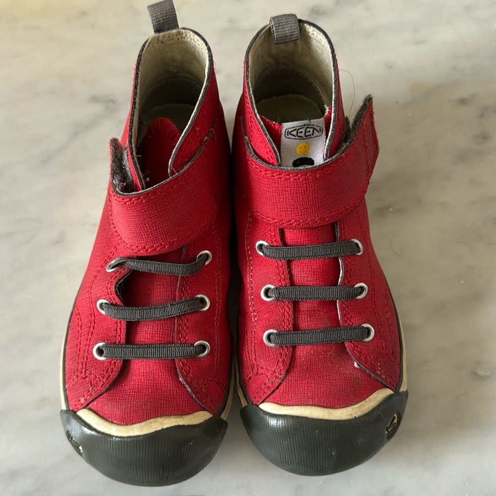 EUC Boys size 10 keen red high tops